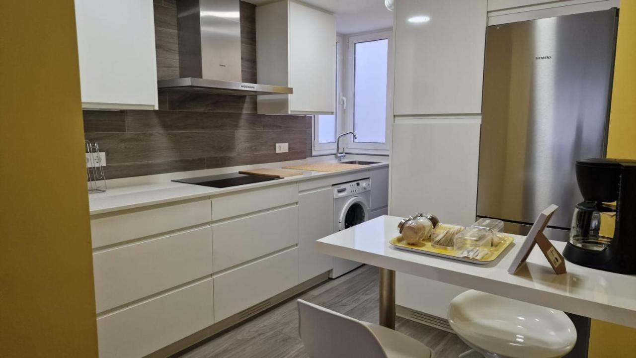 Soleado A Un Paseo De La Catedral Apartment ซานติอาโก เด กอมโปสเตลา ภายนอก รูปภาพ